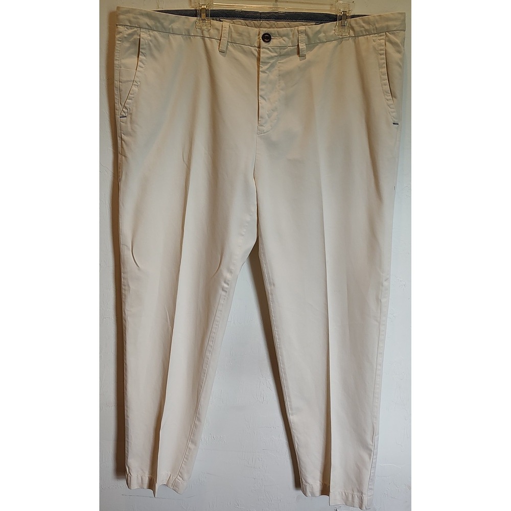 Tommy Bahama men flat front khaki Sand pants sz 42x30 Pima Cotton Modal Casual